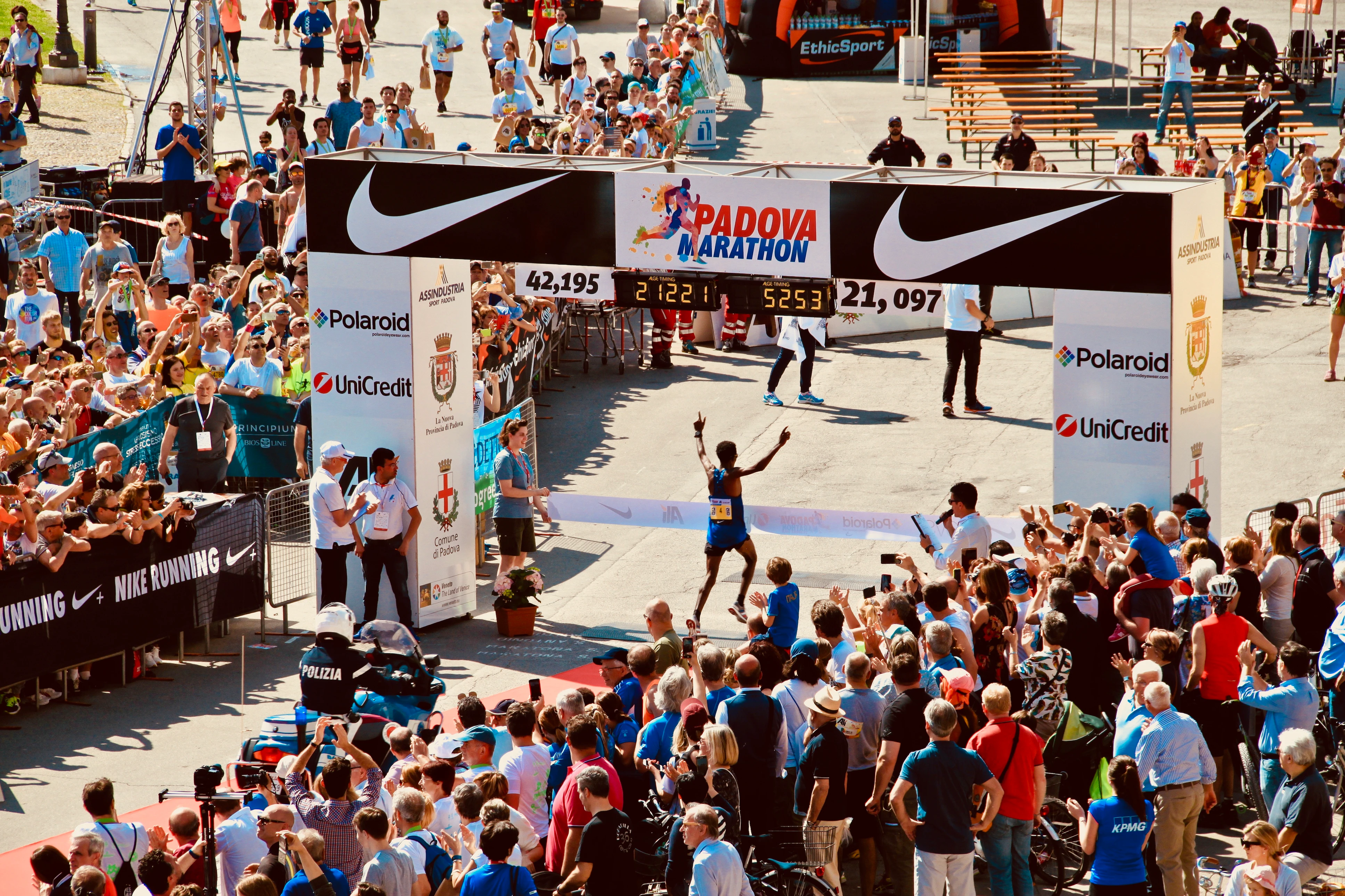 Race highlights — demo footage